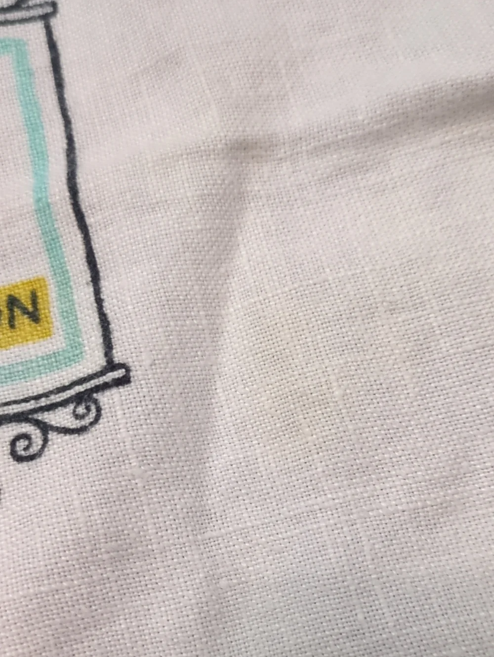 Vintage Embroidered Linen Cocktail Napkins - Crest Motif (Set of 4)